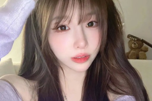 斗鱼女主播忘关摄像头私密画面流出！虚假人设彻底翻车